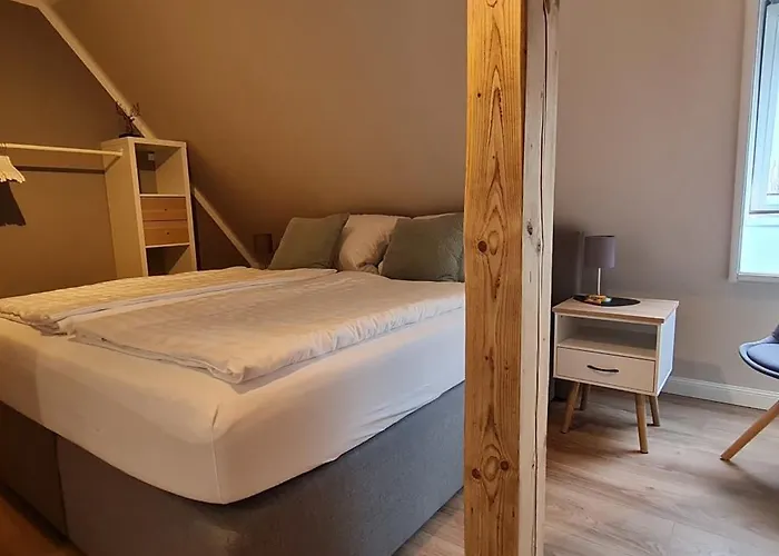 Am Bibelgarten Julia *