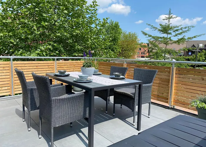 Am Bibelgarten Julia *