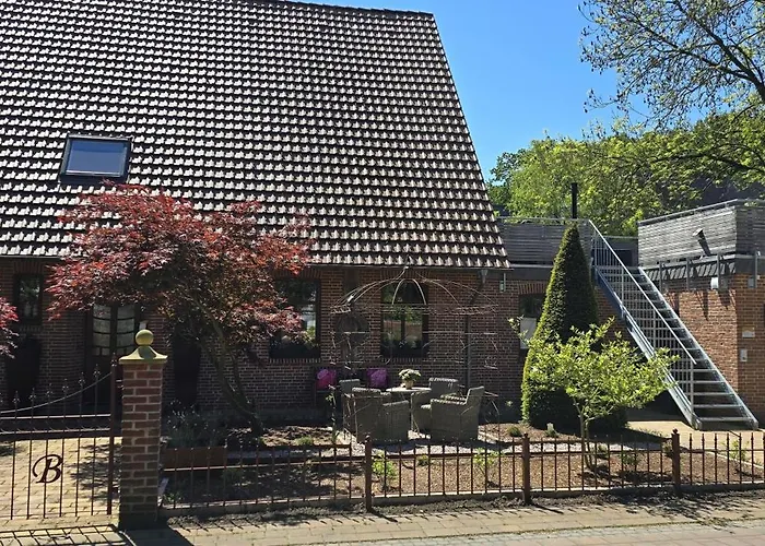 Am Bibelgarten Julia Lejlighed